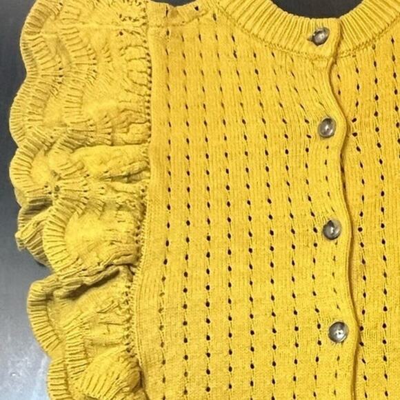 Who What Wear Flutter Sweater, Sleeveless, Rear Button, Yellow, size Large - Picture 9 of 12